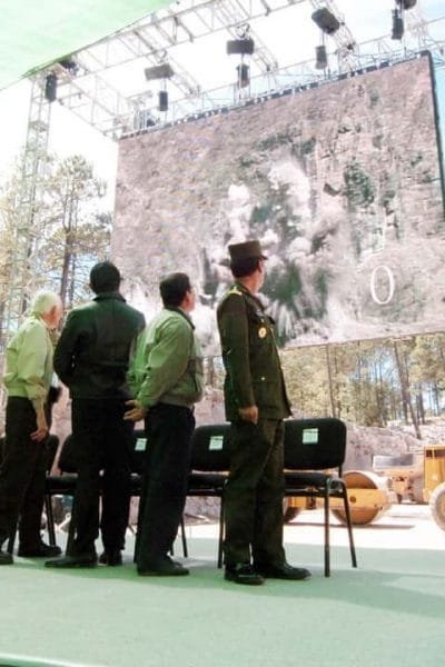 Felipe Calderon detonando inicio puente baluarte